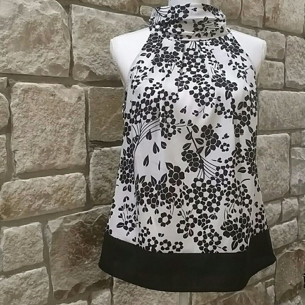NEW York & Co Blouse Top Black & White halter with tie Size small